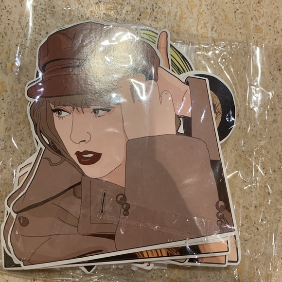 For any Taylor Swift Fan celebrate with a Colorful Birthday decoration - Picture 4 of 7